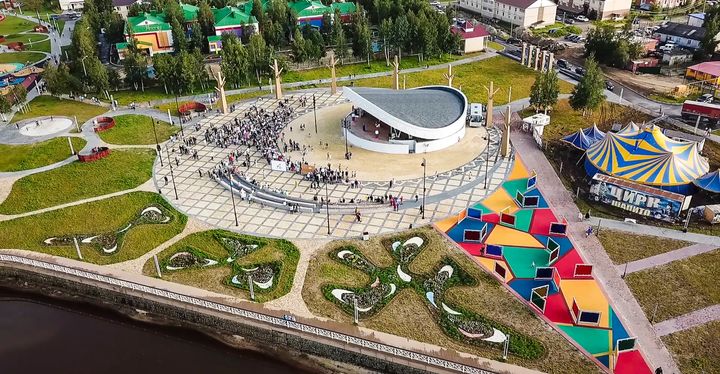 Минстрой России отметил этнодеревню набережной «Сэй Пан» на Международном ремесленном конгрессе