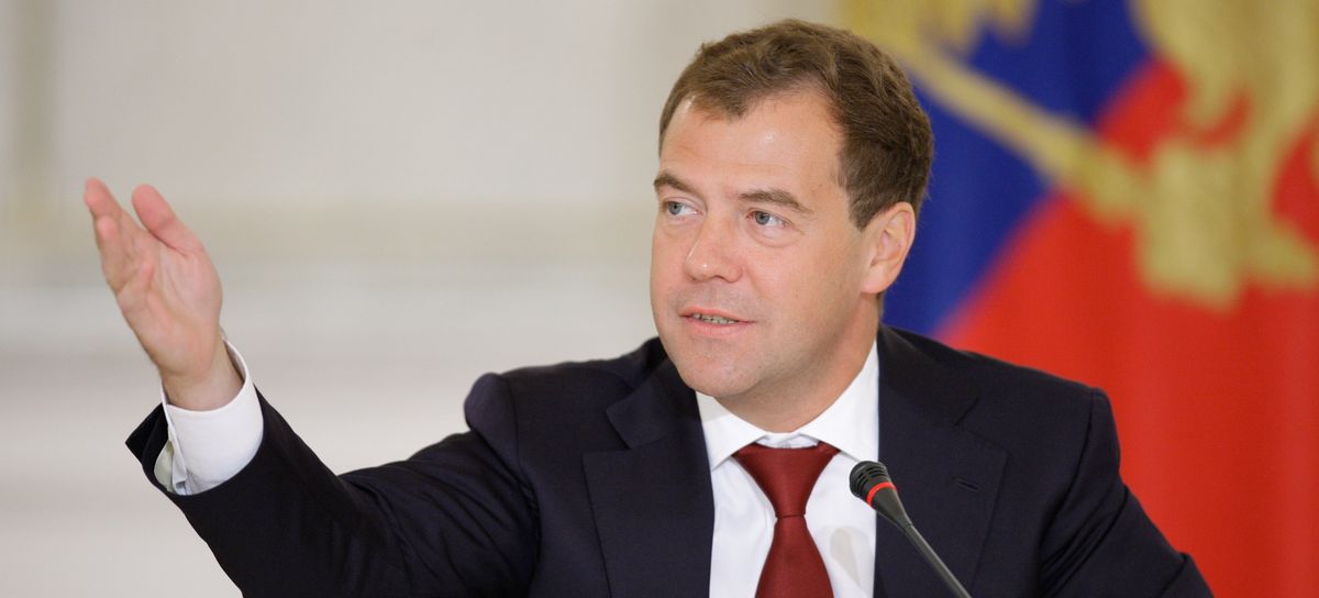 Медведев: бизнесу нужно предложить понятный механизм инвестирования в сферу ЖКХ
