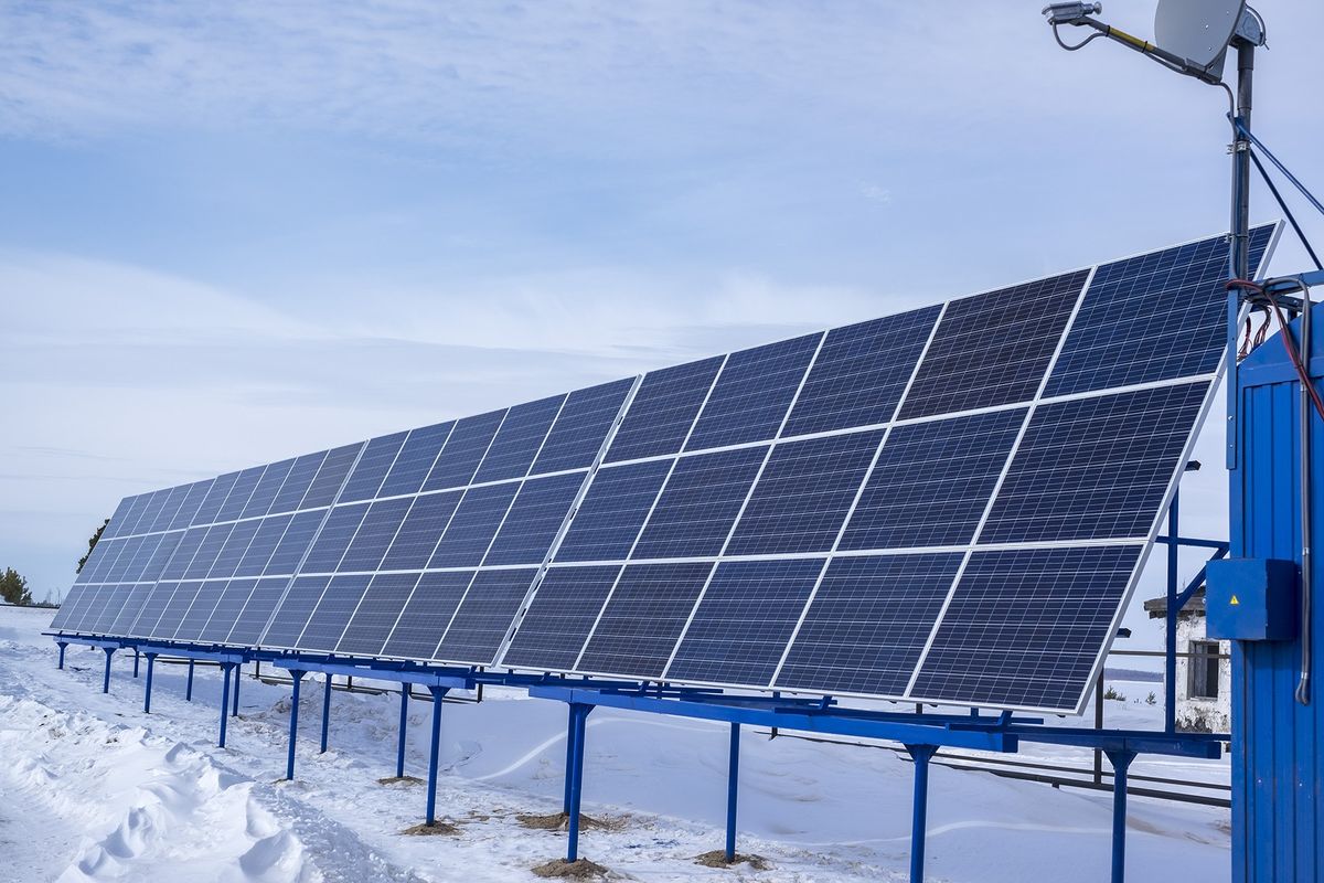 В Югре запущена первая солнечная электростанция