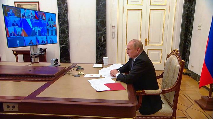 Владимир Путин определил стратегию развития строительства и ЖКХ
